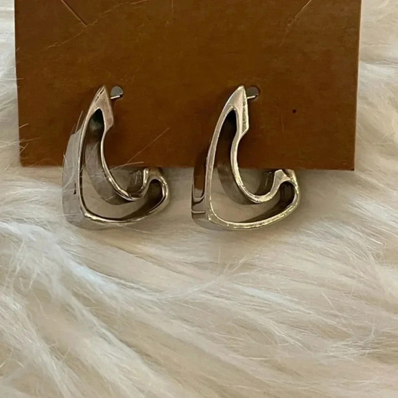 Vintage Crown Trifari Silver Tone Clip-On Earrings Sleek - Picture 3 of 6